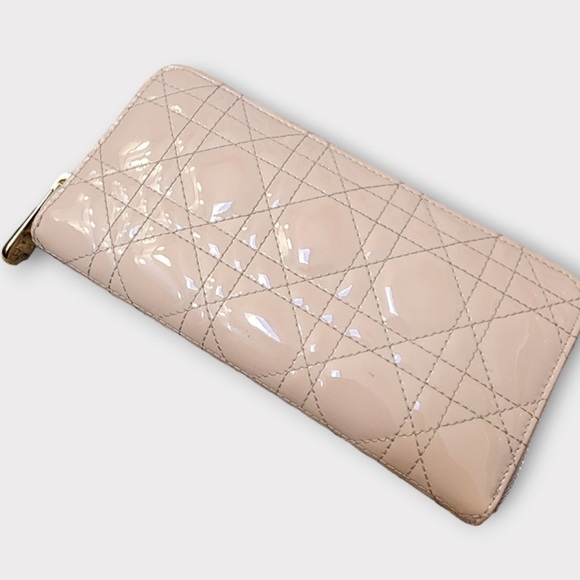 Lady Dior Cannage Large Patent Leather Zip-Around Wallet, lavender - Picture 2 of 16